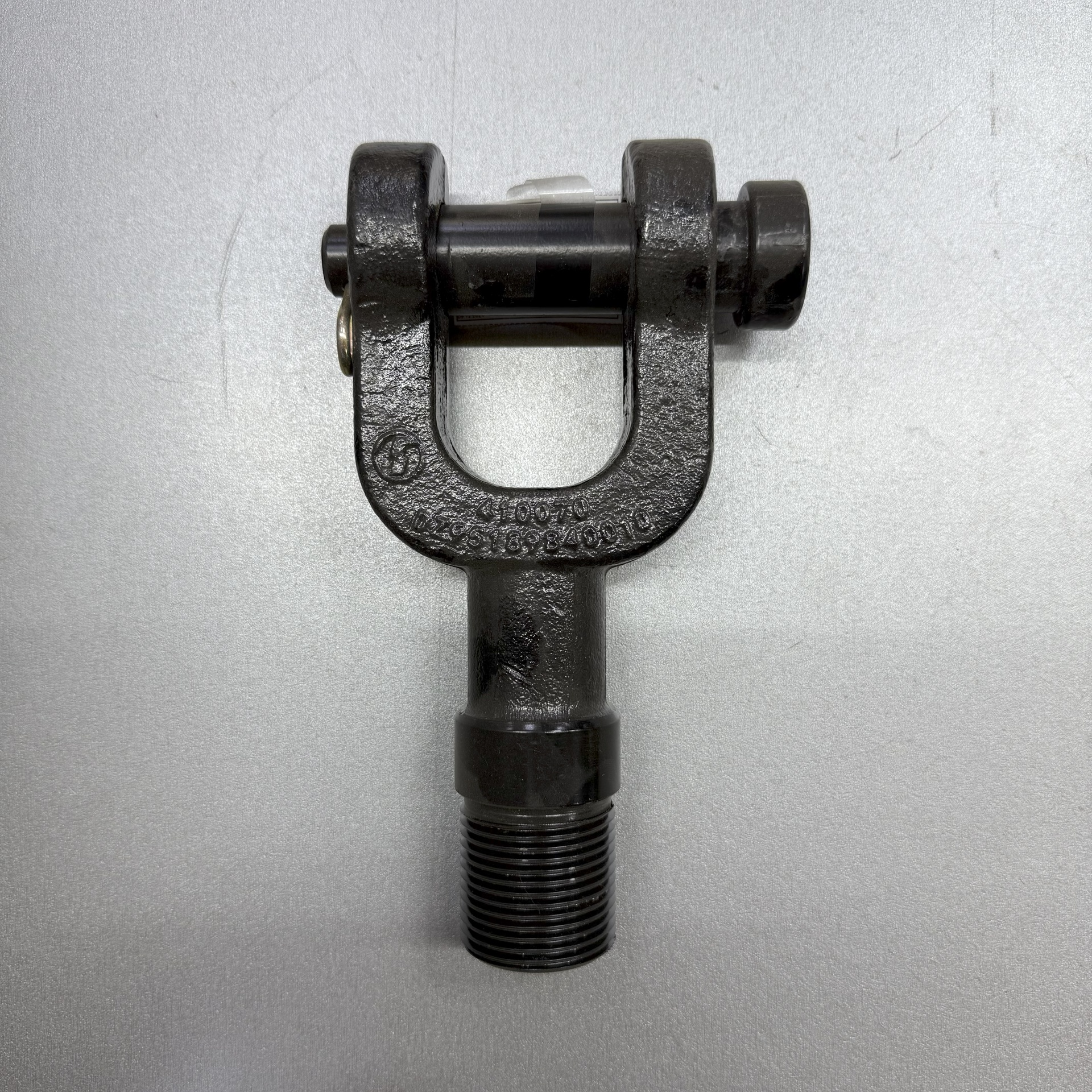 Крюк SHACMAN X3000/6000 буксировочный DZ95189840010/060957 (SHACMAN)