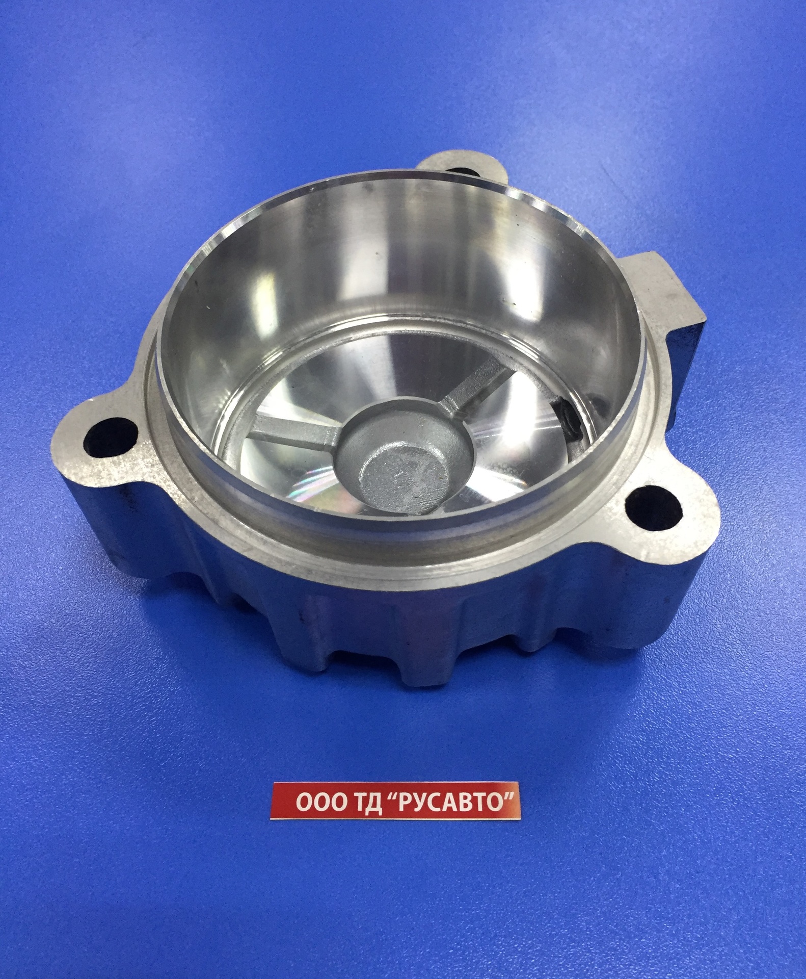 Крышка КПП ZF 9/16S механизма переключения передач (цилиндр) 1304334079/95533738